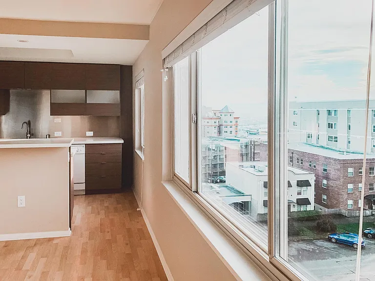 Park Tower Apartments — Photo 27