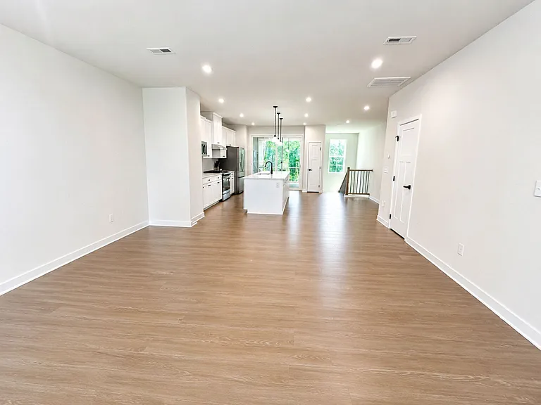 9802 Oaklawn Blvd NW — Photo 13