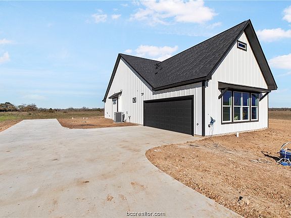 5th image of 16515 Kelton Ln