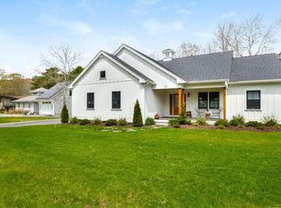 19 Coombs Ln, Mashpee, MA 02649