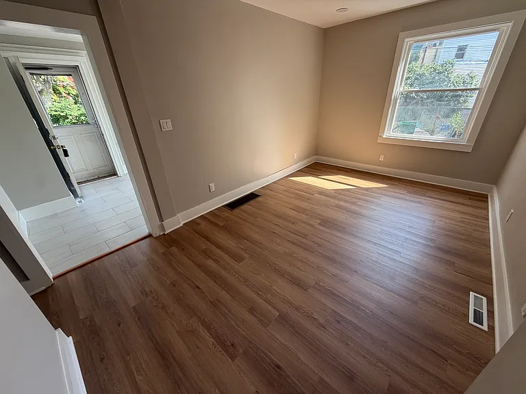723 Main St #1 — Photo 5