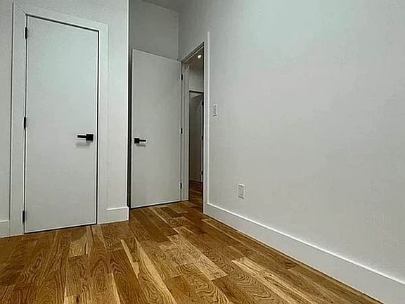 3rd image of 16 Saint Marks Pl APT 4C