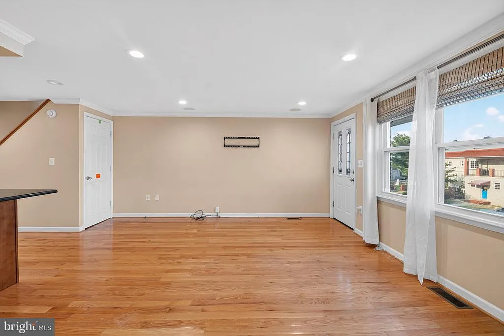 2 bed, 2.0 bath, 1620 sqft, $2,100 — Photo 4