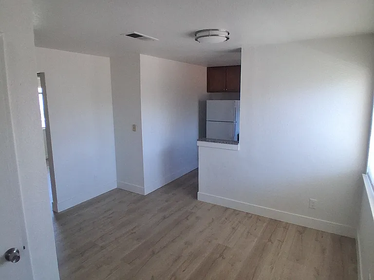 510 E Vine St #J — Photo 17