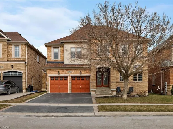 2313 Coronation Dr, Oakville, ON L6H 7N1