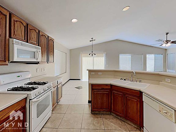 4th image of 6375 Strongbow Dr