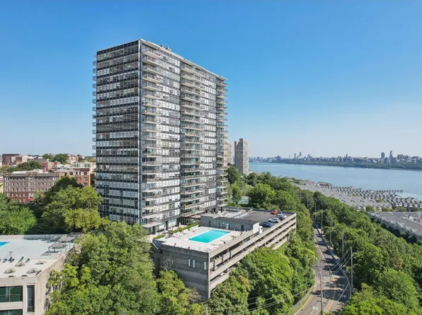 6050 Blvd East image 13 of 19