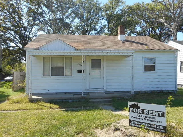 4334 Smith St photo 1