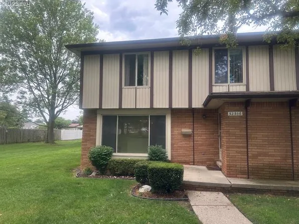 32306 Barclay Sq, Warren, MI 48093