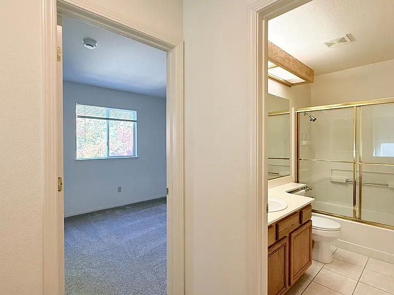 1126 Vista Pointe Cir — Photo 34