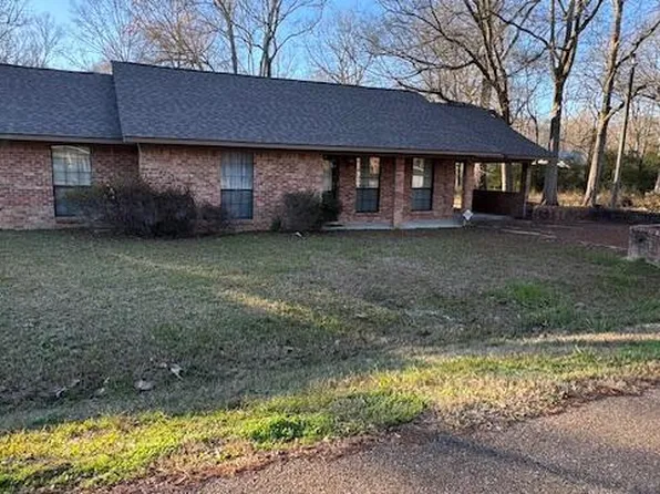 721 Wicker St, Forest, MS 39074