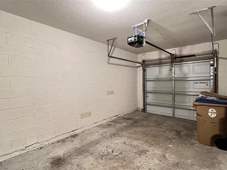 9017 Alba Ln — Photo 6