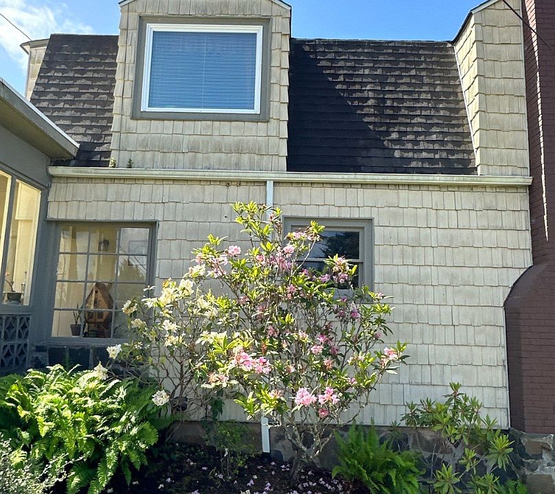1st image of 1637 NE Oar Ave