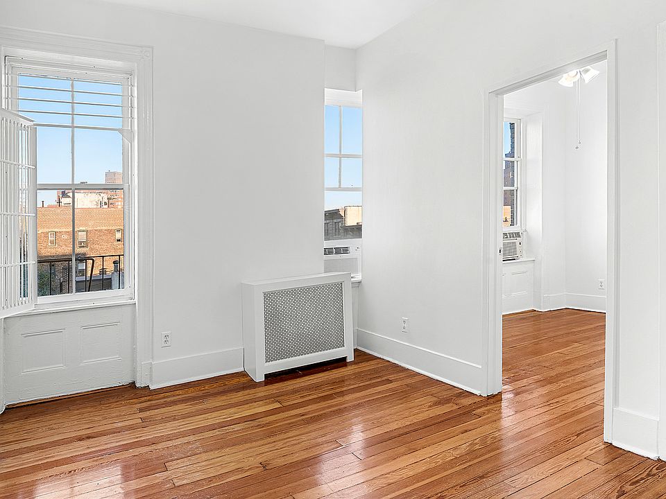 1st image of 51 Bank St APT 21