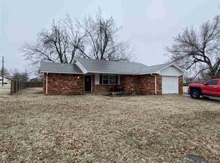 1137 E Vine St, Cushing, OK 74023