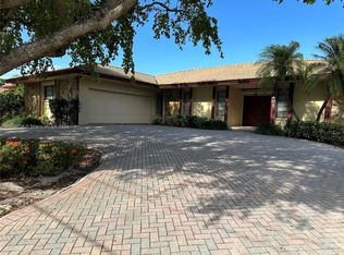 1401 Diplomat Pkwy, Hollywood, FL 33019