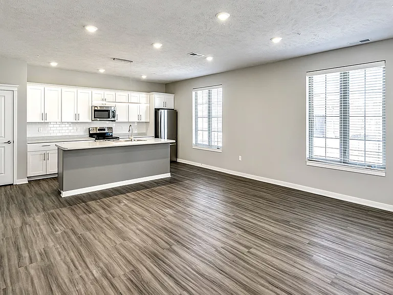 Deerfield Apartments & Chateaus — Photo 19