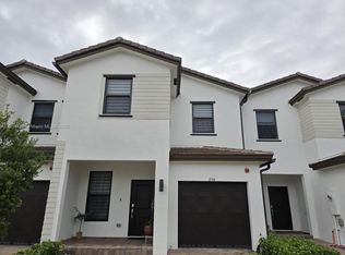 256 SW 159th Ter, Pembroke Pines, FL 33027