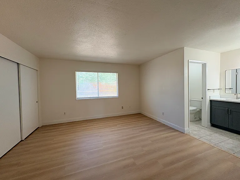 7757 Southbreeze Dr — Photo 15