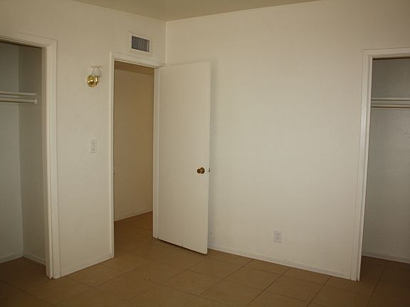 5th image of 630 W Coventry Dr