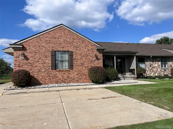 12485 Cambridge Blvd #2, South Lyon, MI 48178