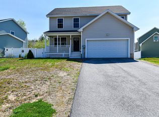 64 Millers Farm Dr, Rochester, NH 03868