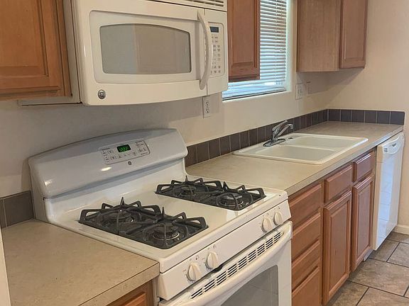 3rd image of 1680 Bluebonnet Blvd