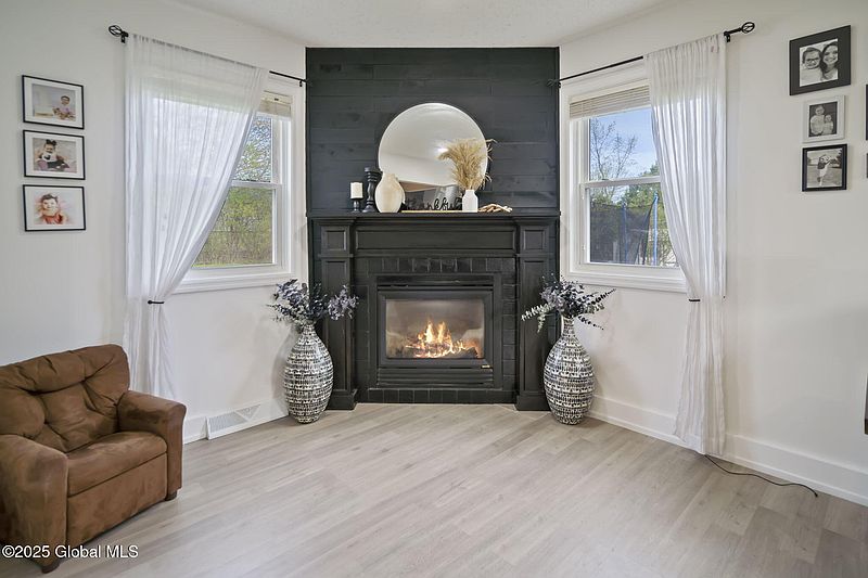 5th image of 4 Kennedy Place