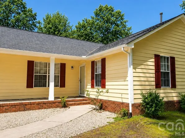 2208 Pinebrook Cir, Charlotte, NC 28208