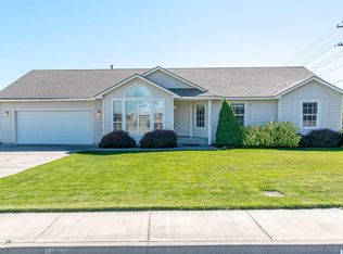 1886 Kapalua Ave, Richland, WA 99352