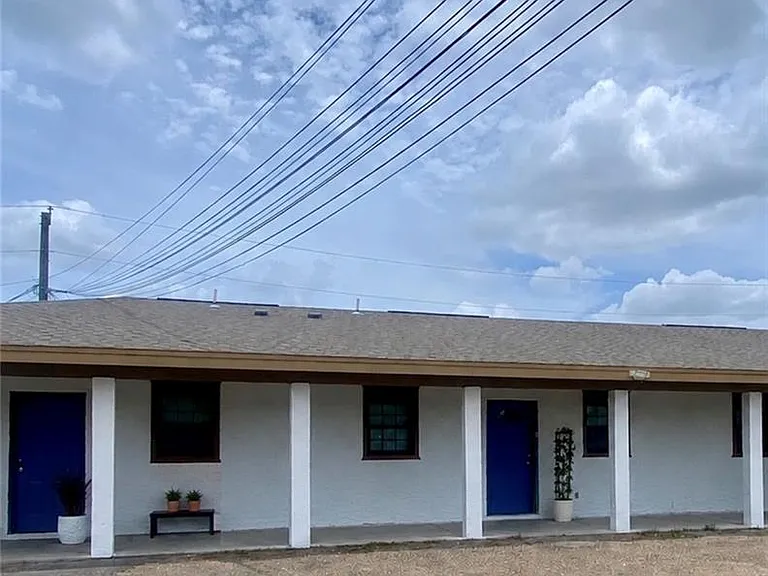 1920 E Iowa Rd — Photo 1