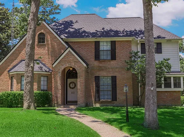 1672 Green Briar Dr, Huntsville, TX 77340