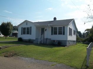 1703 Blackmore St, Kingsport, TN 37665