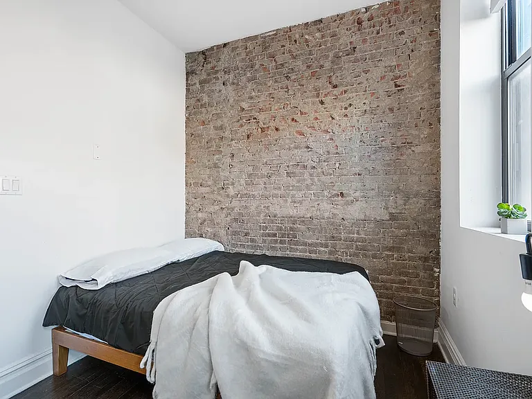 107 Greenpoint Ave #C2 — Photo 5