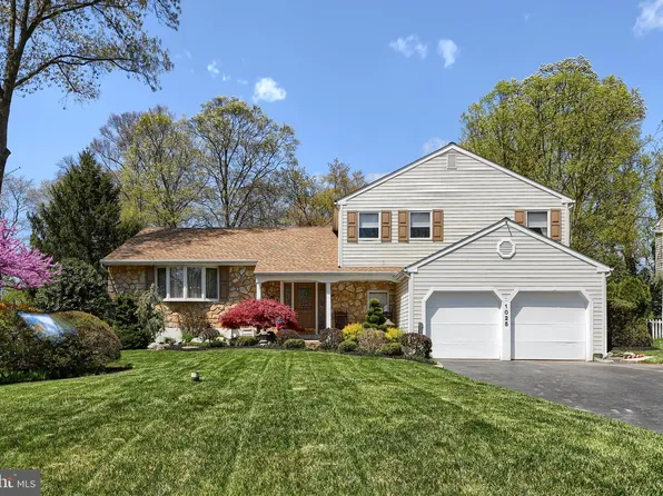 1025 Longspur Rd, Audubon, PA 19403