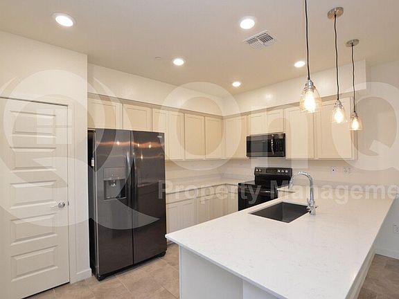 3rd image of 2773 S Catherine Dr Unit 101