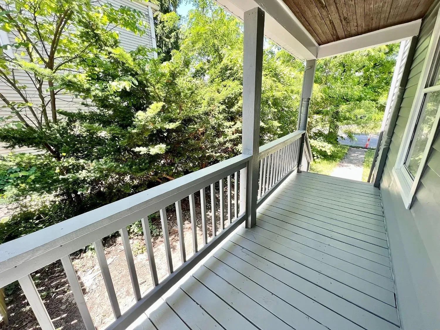 2 bed, 1.5 bath, 1260 sqft, $1,697 — Photo 3