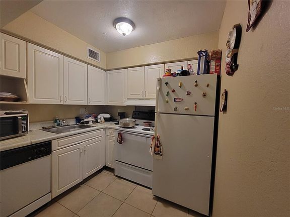 4th image of 719 Wyman Ct #719B