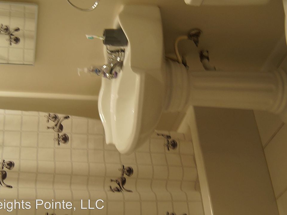 2nd image of 3219 Meadowbrook Blvd APT 201
