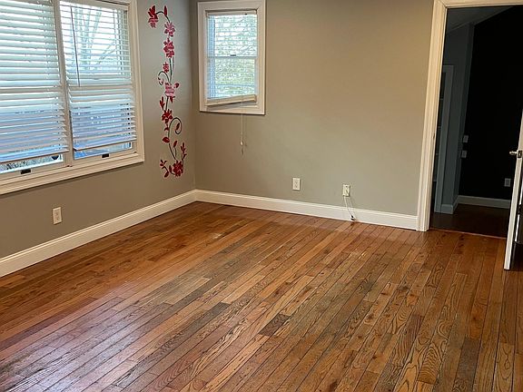 3rd image of 46 Kinsman Ln