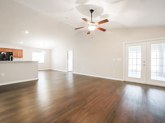 4th image of 3073 Grand Preserve Blvd