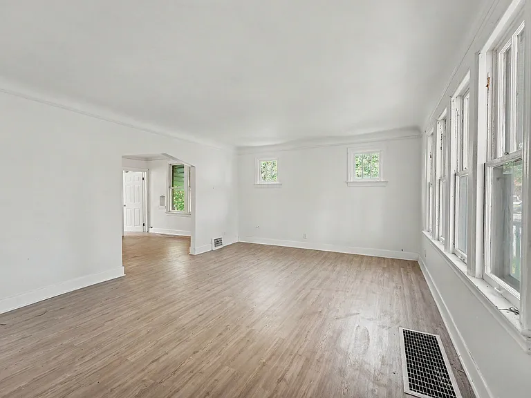15224 Rossini Dr — Photo 19