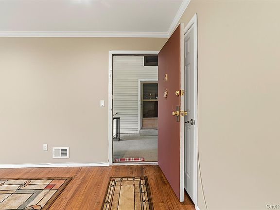 4th image of 27 Walden Court #J