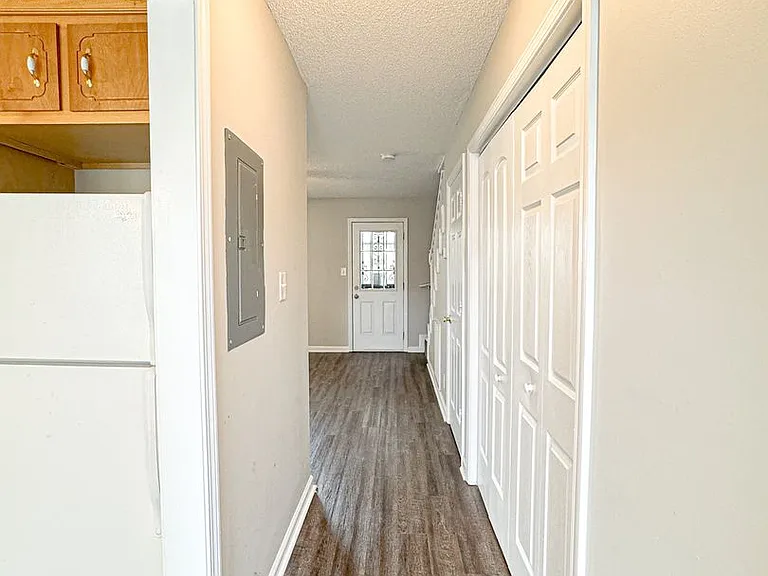 205 Tree Line Dr — Photo 10