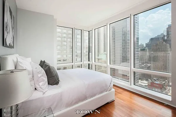 Rented by Town Residential | media 3
