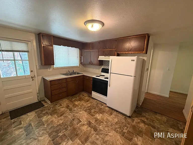 535 Martin St #4 — Photo 7