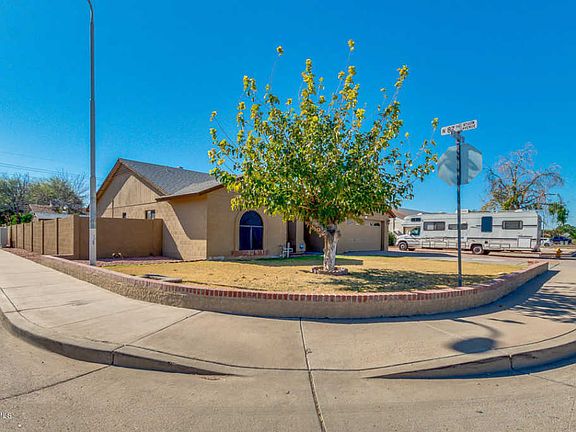 3rd image of 8703 W Seldon Ln