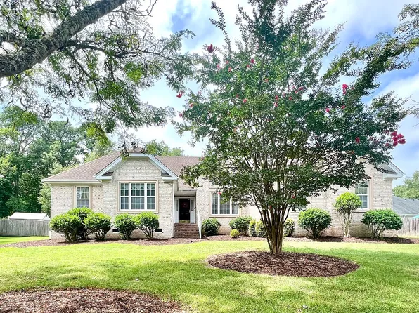 2628 Lower Greens Pl, Virginia Beach, VA 23456