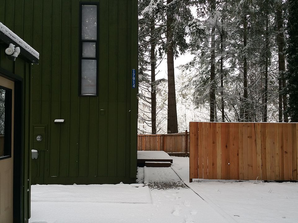 1st image of 17914 Overlake Ct SE