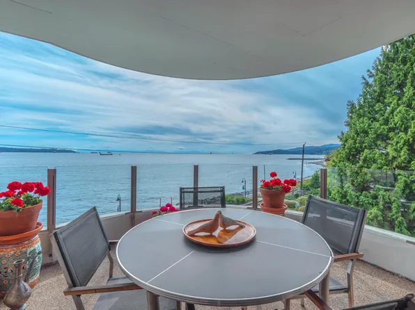 2280 Bellevue Ave #103, West Vancouver, BC V7V 1C6